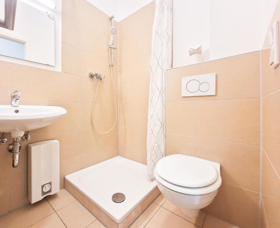 Raj Living - 1 Or 4 Room Apartments - 15 Min To Messe Dus - 10 Min Old Town Dus Dusseldorf Exterior photo